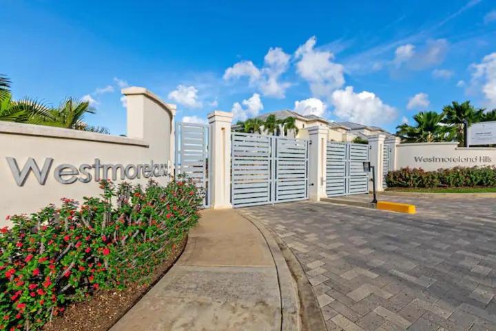 Westmoreland Hills - Mount Standfast - St James - Full Gym Membership Saint James Exterior photo